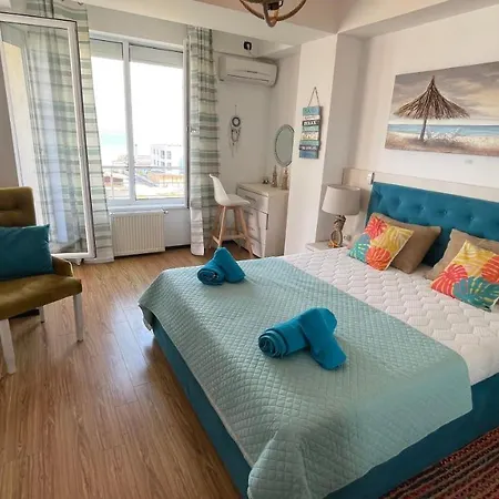 The Seaview Hideaway Apartment *
